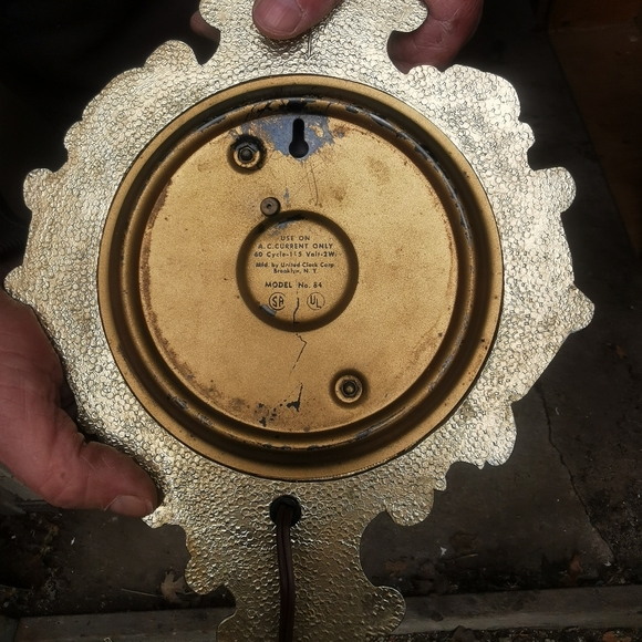 MSM United Vintage Wall Clock - Picture 4 of 5